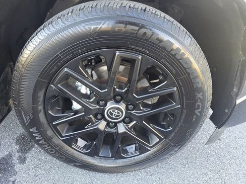 Used 2024 Toyota Sequoia Limited image 39