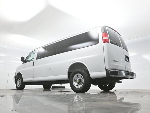 Used 2025 Chevrolet Express 3500 LT w/ LT Preferred Equipment Group RWD image 58