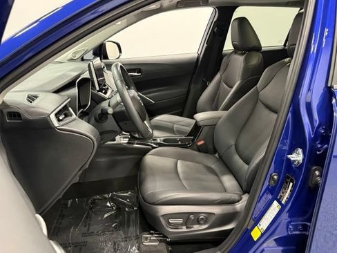 Used 2023 Toyota Corolla Cross XLE w/ Convenience Package AWD/4WD image 14
