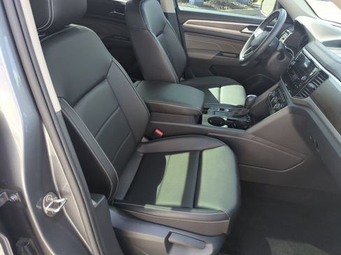 Used 2023 Volkswagen Atlas SE w/ Panoramic Sunroof Package FWD image 40