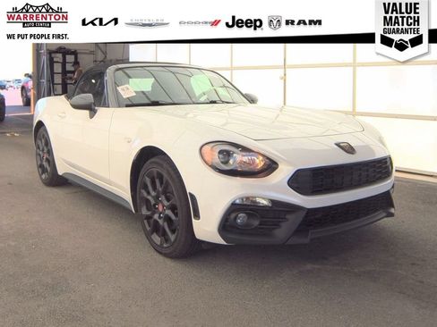 Used 2019 FIAT 124 Spider Abarth w/ Navigation & Sound Group RWD image 4