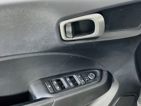 Used 2023 Hyundai Venue SEL w/ Cargo Package image 17