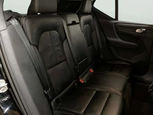 Used 2023 Volvo XC40 B4 Core w/ Convenience Package FWD image 70