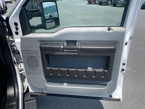 Used 2015 Ford F550 4x4 Regular Cab Super Duty image 24