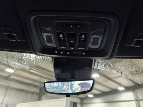 Used 2025 GMC Sierra 2500 AT4 w/ AT4 Premium Plus Package image 11