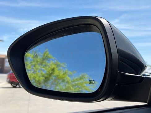 Used 2024 Alfa Romeo Stelvio Veloce image 27