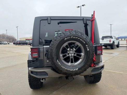 Used 2017 Jeep Wrangler Unlimited Sahara image 12