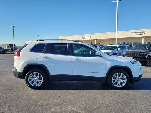 Used 2018 Jeep Cherokee Latitude image 6