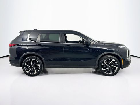 Used 2022 Mitsubishi Outlander SE image 4