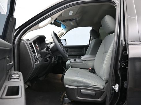 Used 2016 RAM 1500 Express w/ Black Ram 1500 Express Group AWD/4WD image 9