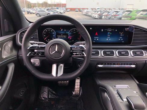 New 2026 Mercedes-Benz GLS 450 4MATIC image 17