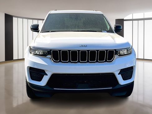 New 2026 Jeep Grand Cherokee Laredo image 16