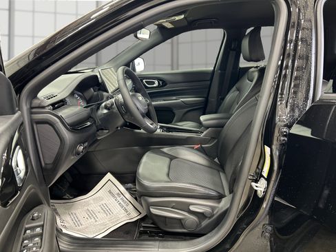 New 2026 Jeep Compass Latitude AWD/4WD image 9