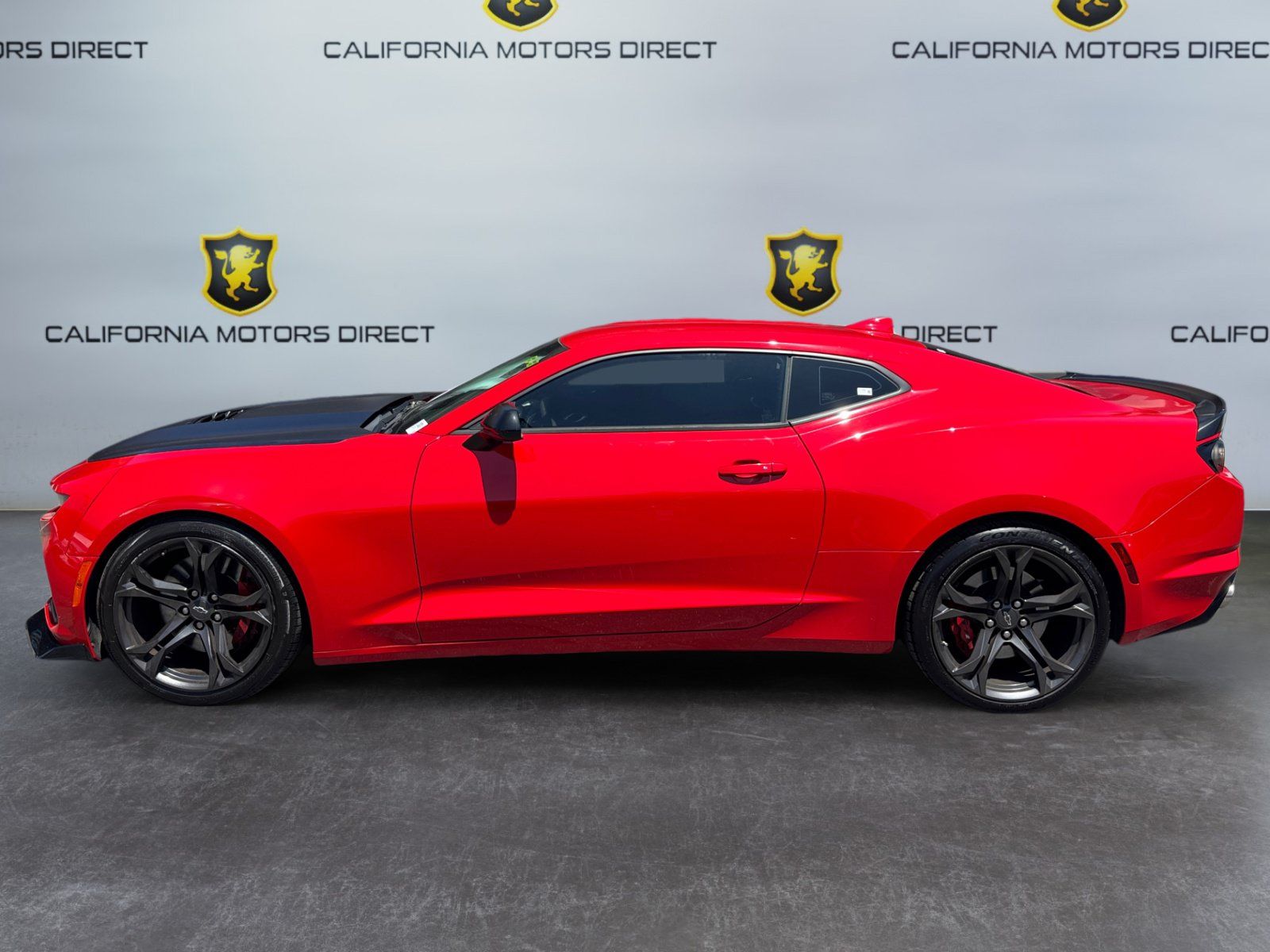 Used 2020 Chevrolet Camaro SS RWD image 2