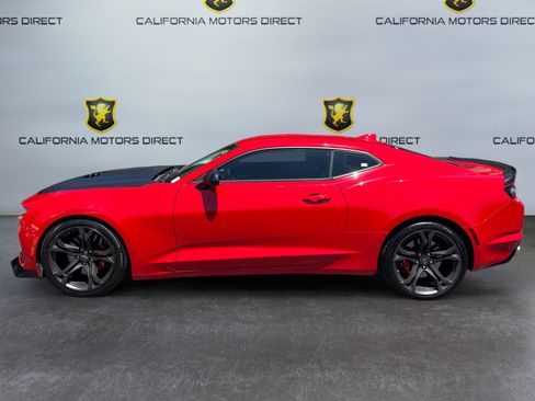 Used 2020 Chevrolet Camaro SS RWD image 2
