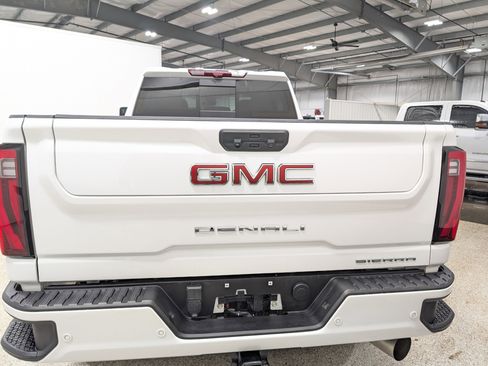 Used 2025 GMC Sierra 2500 Denali w/ Denali Reserve Package image 4