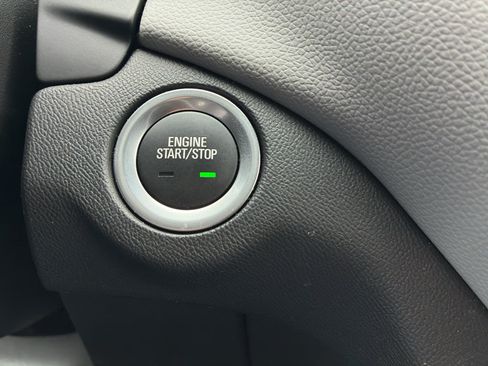 Used 2024 Chevrolet Equinox LS w/ LS Convenience Package FWD image 23