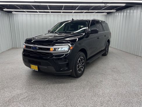 Used 2022 Ford Expedition Max XLT image 3