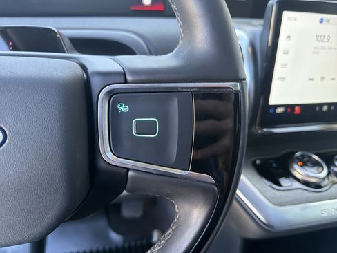 Certified 2025 Ford Expedition Platinum image 42