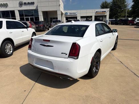 Used 2023 Chrysler 300 S RWD image 10