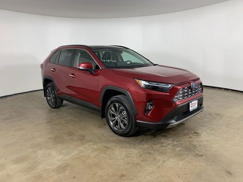 Used 2023 Toyota RAV4 Limited image 5