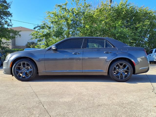 Used 2023 Chrysler 300 S RWD image 7