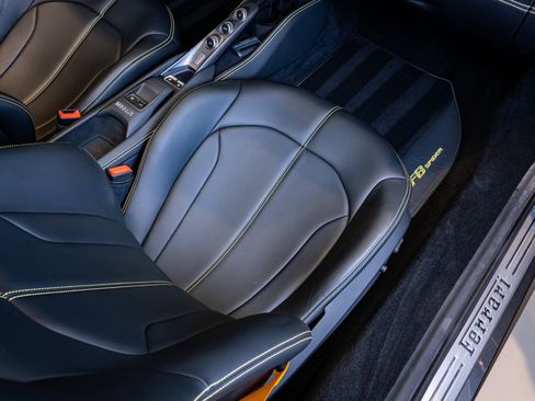 Used 2022 Ferrari F8 Tributo image 20