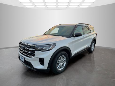 New 2026 Ford Explorer Active w/ Active Comfort Package image 8