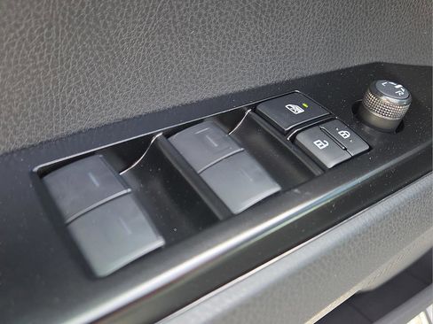 New 2026 Toyota Camry SE FWD image 18