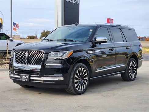 Used 2022 Lincoln Navigator Black Label image 3