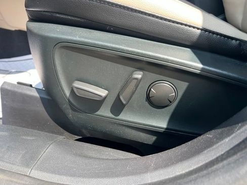 Certified 2022 Ford Escape SEL w/ Technology Package FWD image 19