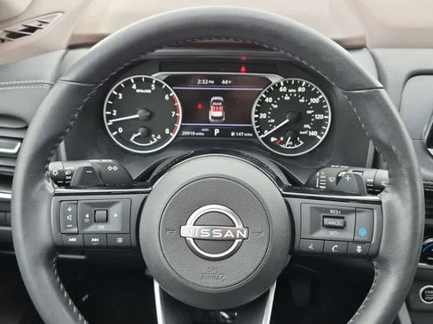 Used 2023 Nissan Rogue SV w/ SV Premium B Package image 17