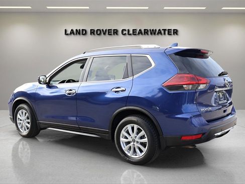 Used 2019 Nissan Rogue SV image 3