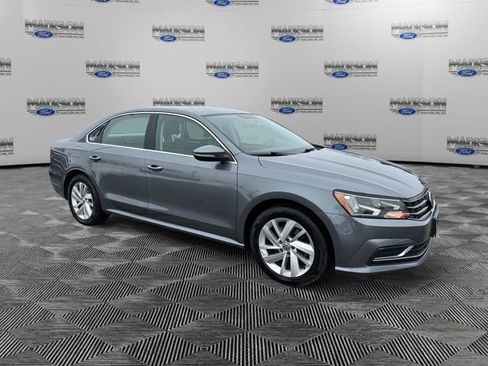 Used 2018 Volkswagen Passat 2.0T SE image 7