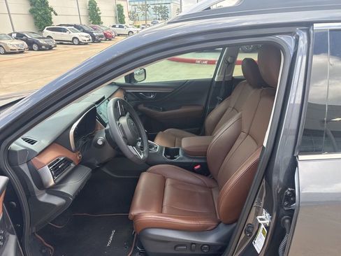 Used 2025 Subaru Outback Touring XT AWD/4WD image 2