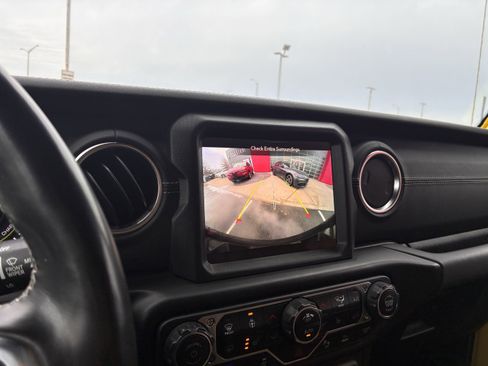 Used 2023 Jeep Wrangler Unlimited Sahara w/ Dual Top Group image 19