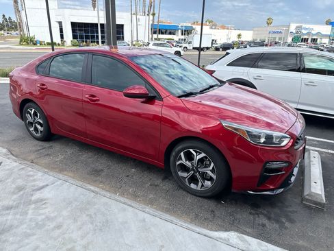 Used 2020 Kia Forte LXS FWD image 15