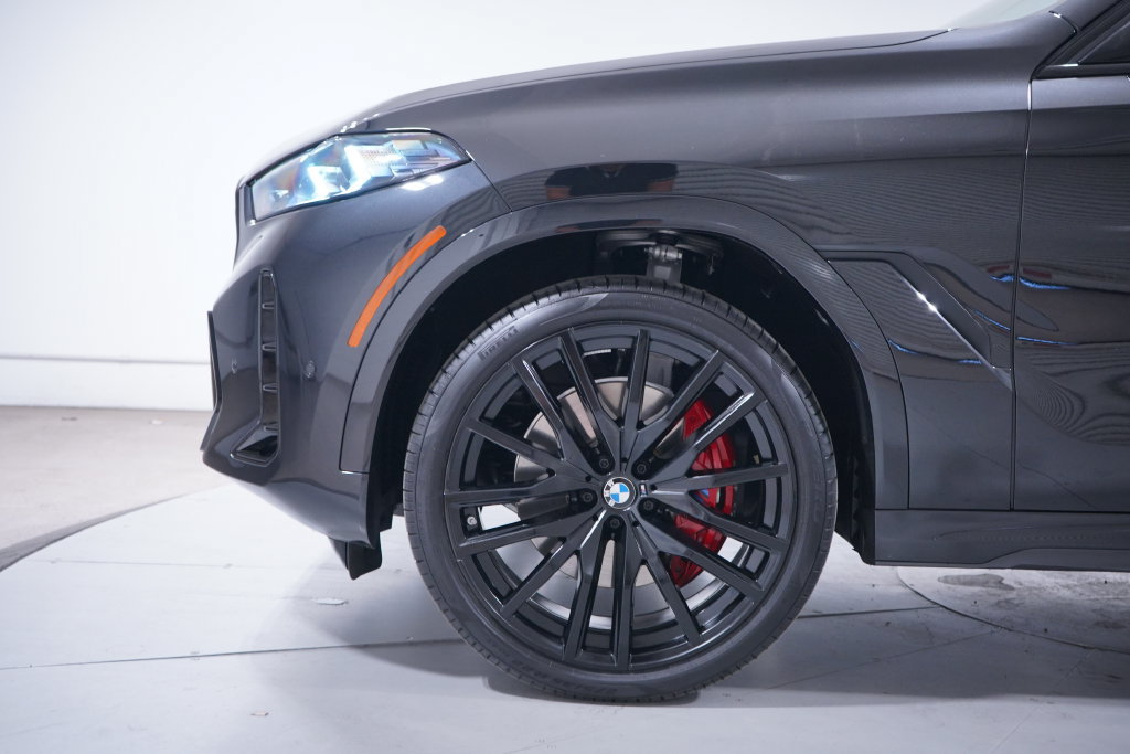 Used 2026 BMW X6 xDrive40i w/ Premium Package AWD/4WD image 2