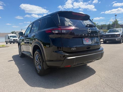 Used 2024 Nissan Rogue S AWD/4WD image 11