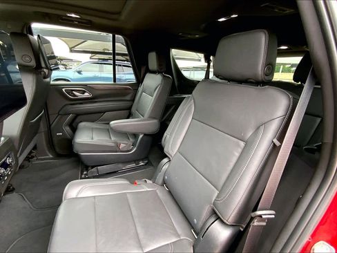 Used 2021 Chevrolet Tahoe Z71 w/ Luxury Package AWD/4WD image 20