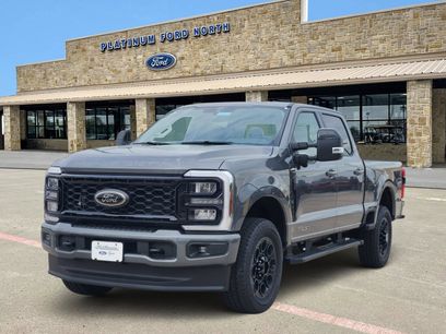 New 2026 Ford F250 Lariat w/ Black Appearance Package