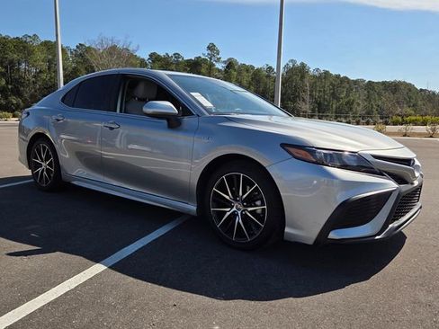 Used 2021 Toyota Camry SE image 15