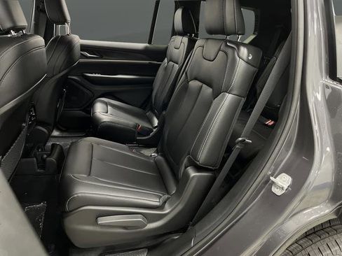 New 2025 Jeep Grand Cherokee L Limited w/ Trailer Tow Package image 29