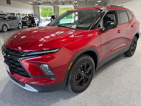 Used 2024 Chevrolet Blazer LT w/ Midnight/Sport Edition AWD/4WD image 3
