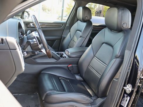 Used 2020 Porsche Cayenne AWD/4WD image 27