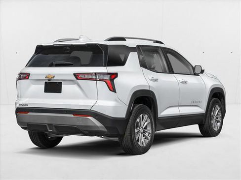 New 2026 Chevrolet Equinox LT FWD image 2