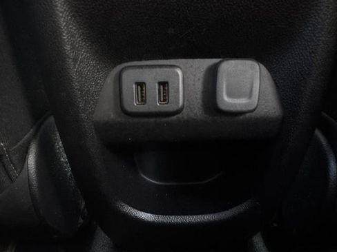 Used 2018 Chevrolet Colorado LT w/ LT Convenience Package RWD image 26