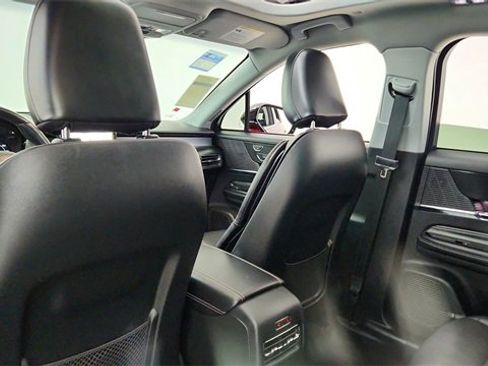 Used 2022 Lincoln Corsair Standard w/ Premium Package image 30