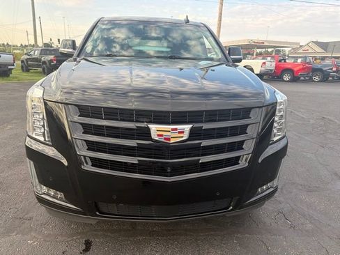 Used 2020 Cadillac Escalade Premium Luxury w/ Escalade Sport Edition AWD/4WD image 2