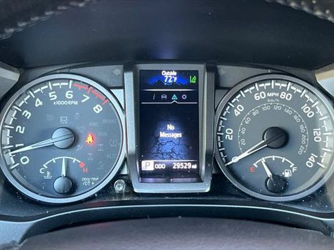 Certified 2021 Toyota Tacoma TRD Off-Road w/ Technology Package AWD/4WD image 26